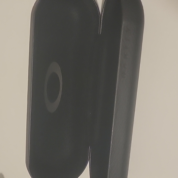 Oakley glasses/sunglasses accessories - Picture 2 of 5